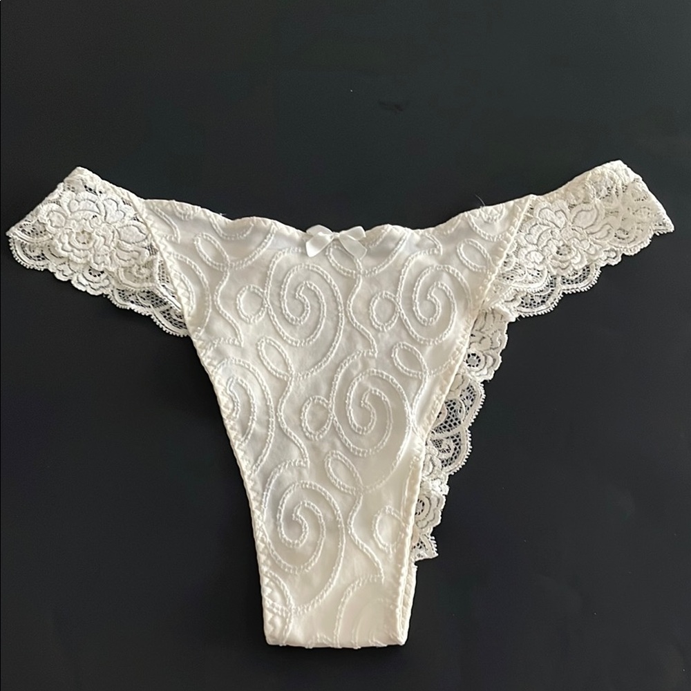 LOU Paris Textured Imported Lace Thong Made in France